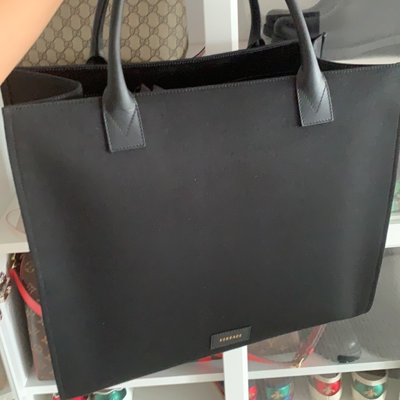 Versace Medusa black tote - calf leather handles. - Picture 6 of 11